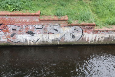 Graffiti Wall - Photo by AMIDNIGHT - Skip19, HLS