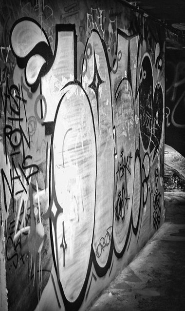 Graffiti Wall - Photo by AROK - SOG, AROK, BONUS (2013)