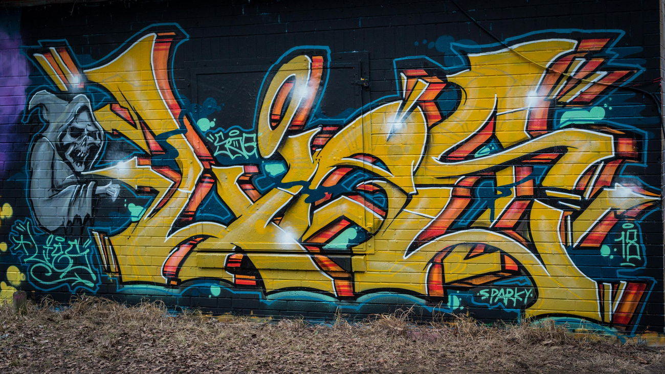 Graffiti Wall in Hamburg - Photo by AROK - liessogsparky2018 (2018)