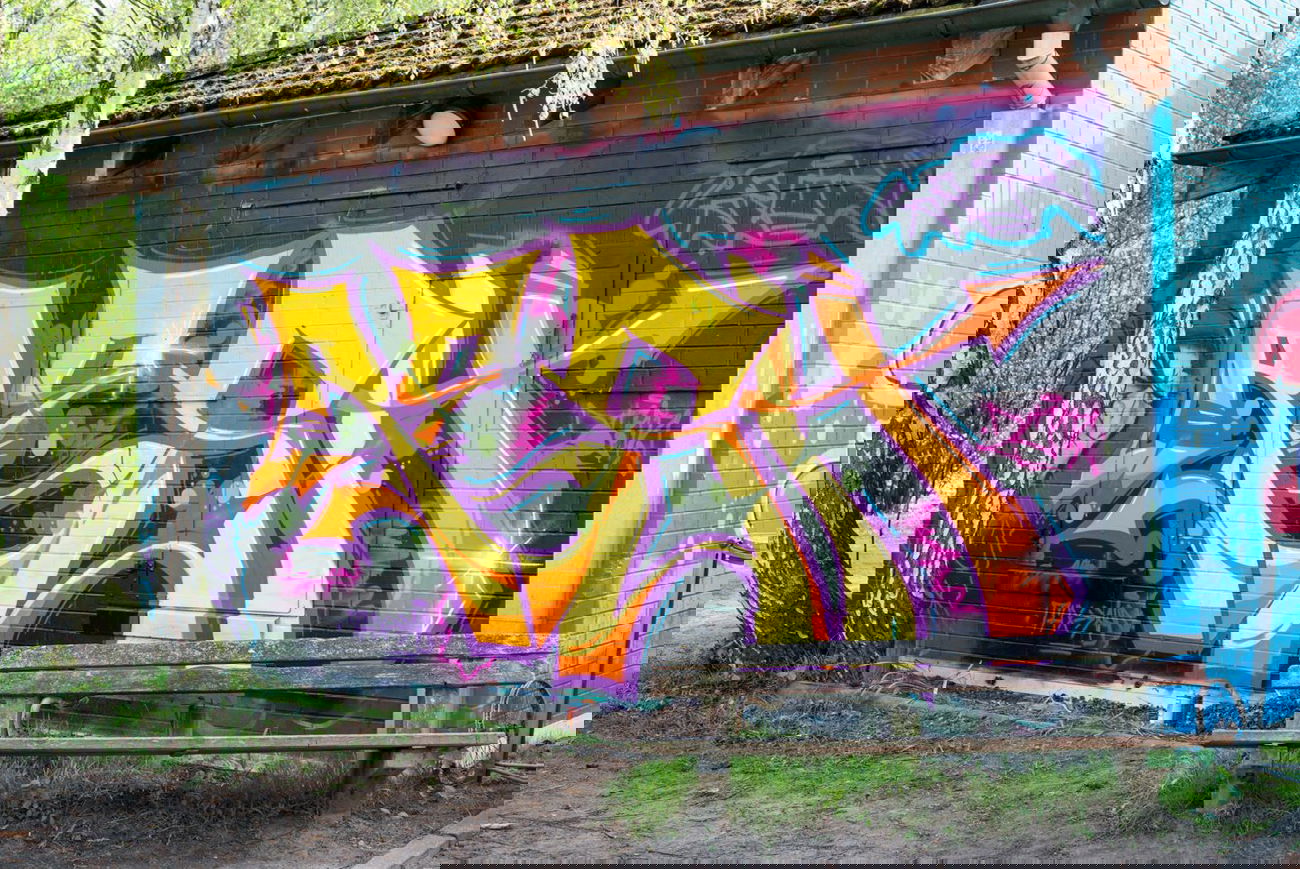 Graffiti Wall in Hamburg - Photo by AROK - HAPPY, B., DAY (2015)