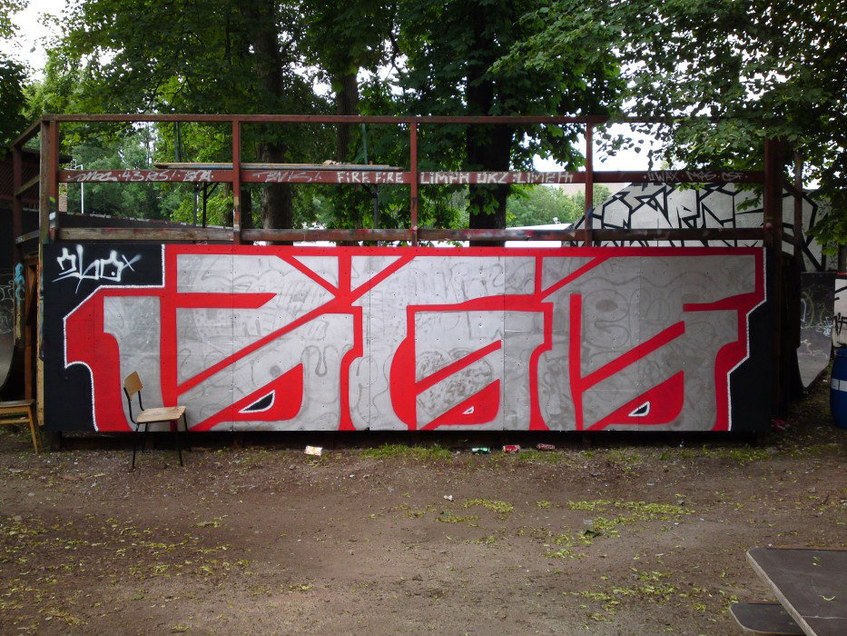 Graffiti Wall in Chemnitz - Photo by ARTHOOLIGAN (2013)