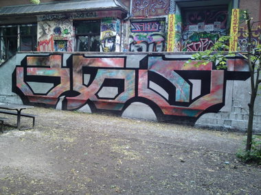 Graffiti Wall in Chemnitz - Photo by ARTHOOLIGAN (2013)