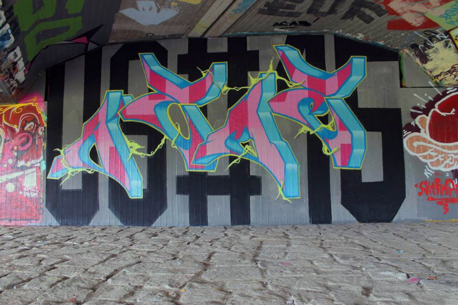Graffiti Wall in Dresden - Photo by ARTHOOLIGAN - URBAN, SYNDROMES, 15 (2013)