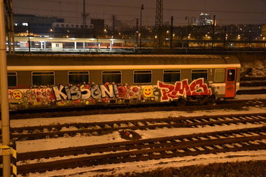 Graffiti Train - Photo by ARTHOOLIGAN (2012)