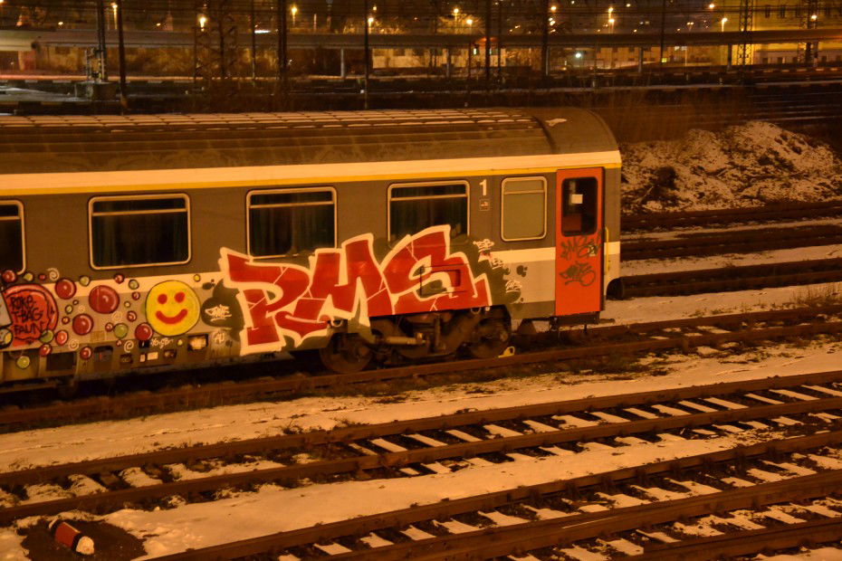 Graffiti Train in Praque - Photo by ARTHOOLIGAN (2012)