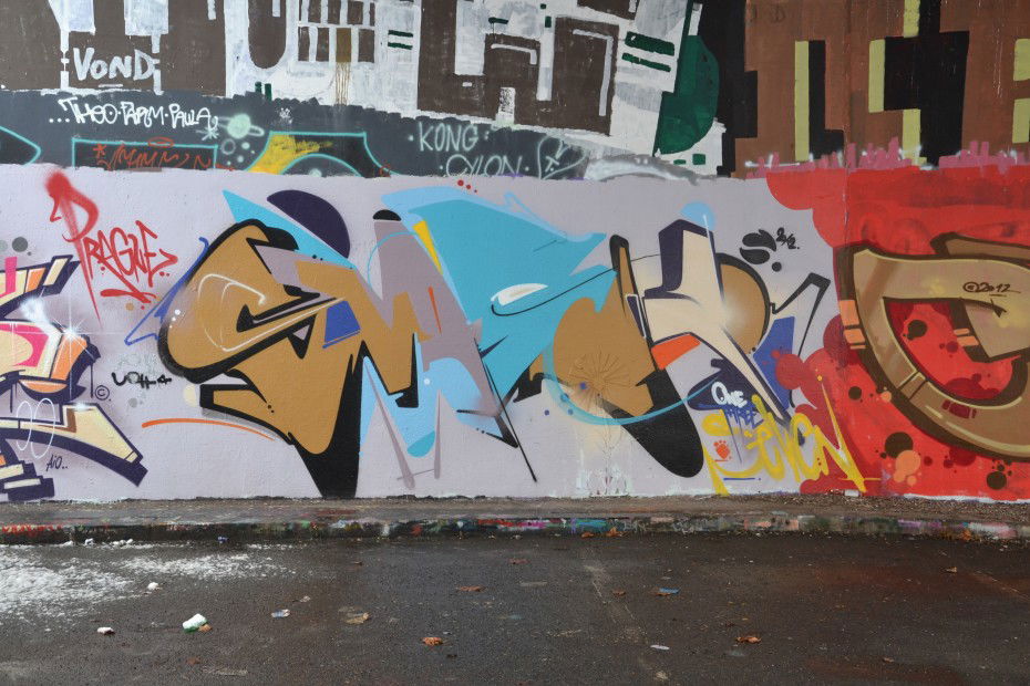Graffiti Wall in Praque - Photo by ARTHOOLIGAN (2013)