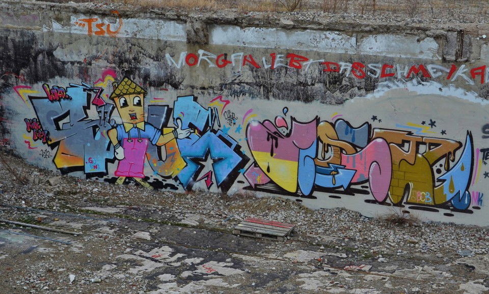 Graffiti Wall - Photo by ARTHOOLIGAN (2012)