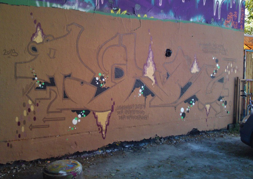 Graffiti Wall in Dresden - Photo by ARTHOOLIGAN (2013)