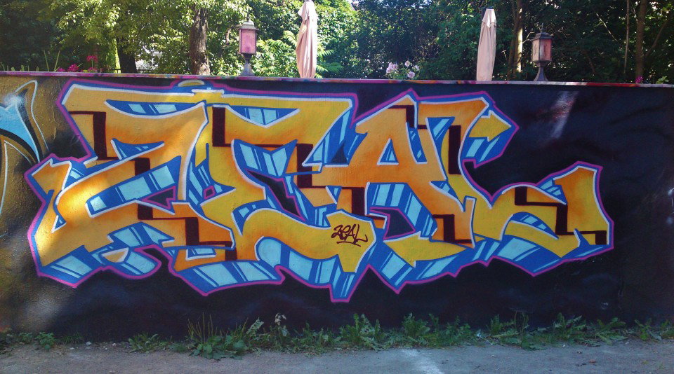 Graffiti Wall in Dresden - Photo by ARTHOOLIGAN - ZEAL (2013)