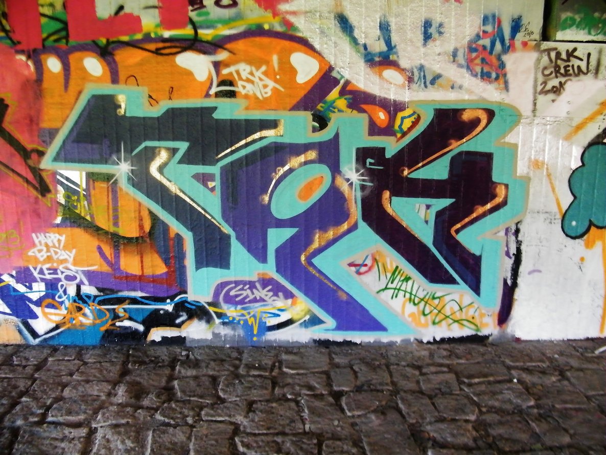 Graffiti Wall in Dresden - Photo by ARTHOOLIGAN (2013)