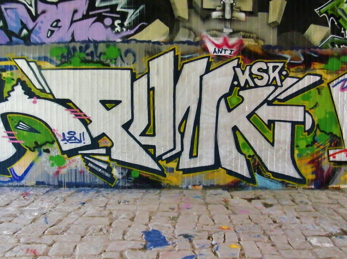 Graffiti Wall in Dresden - Photo by ARTHOOLIGAN (2013)