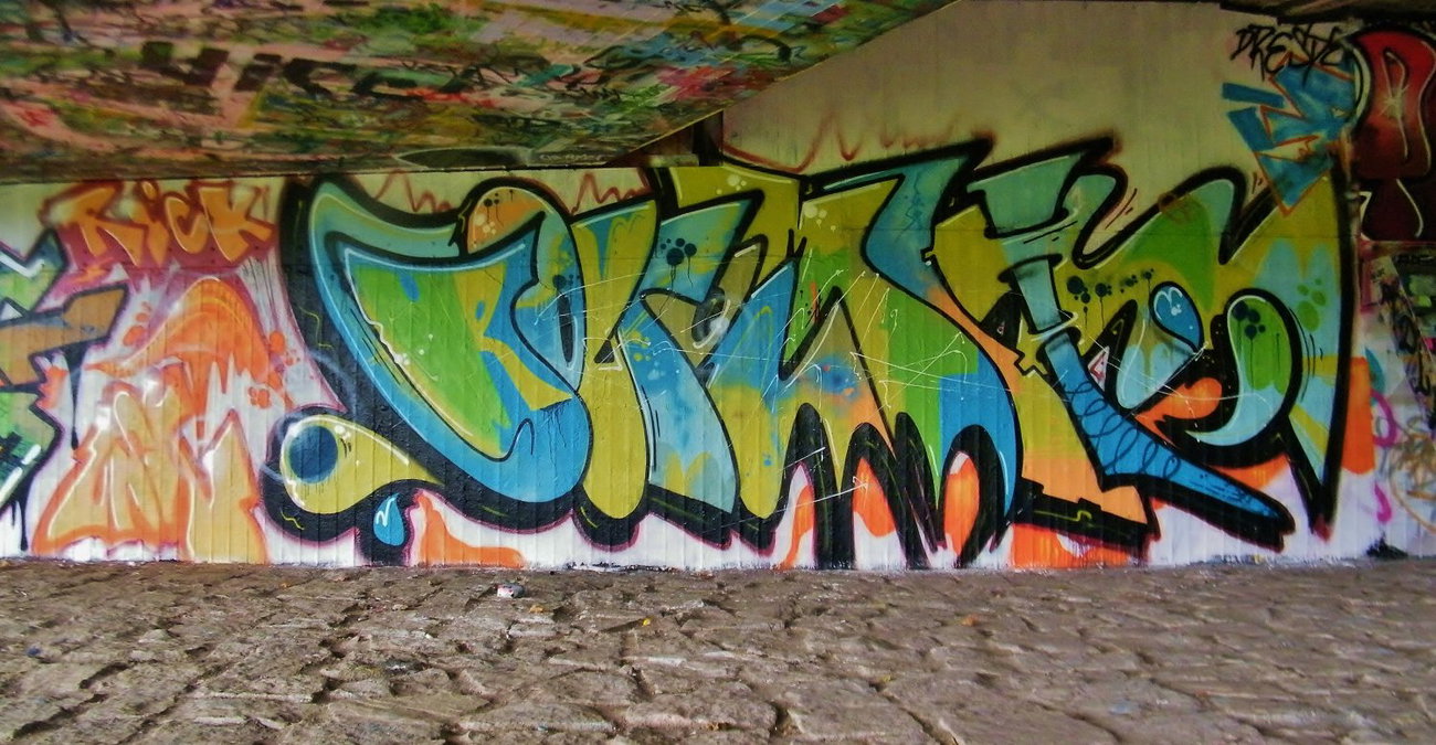 Graffiti Wall in Dresden - Photo by ARTHOOLIGAN (2013)
