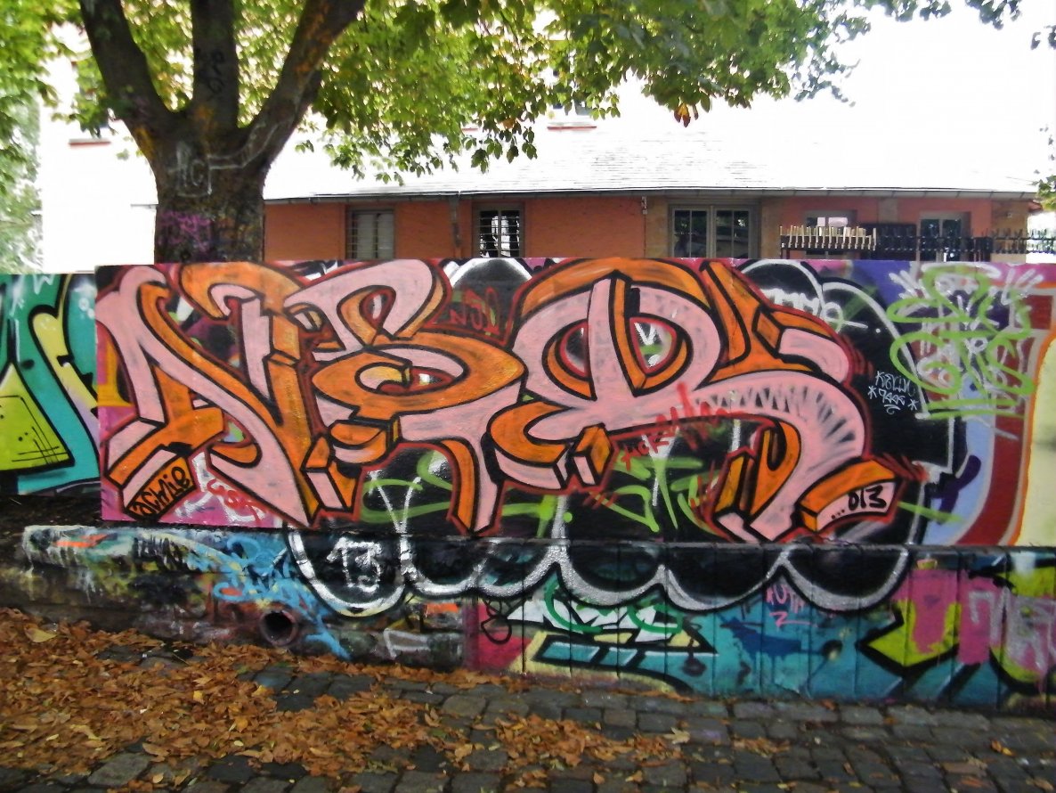 Graffiti Wall in Dresden - Photo by ARTHOOLIGAN (2013)