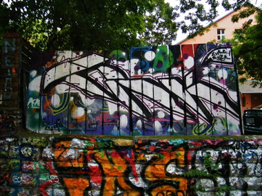 Graffiti Wall in Dresden - Photo by ARTHOOLIGAN (2013)