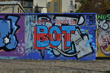 Graffiti Wall in Dessau-Roßlau - Photo by ARTHOOLIGAN (2013)