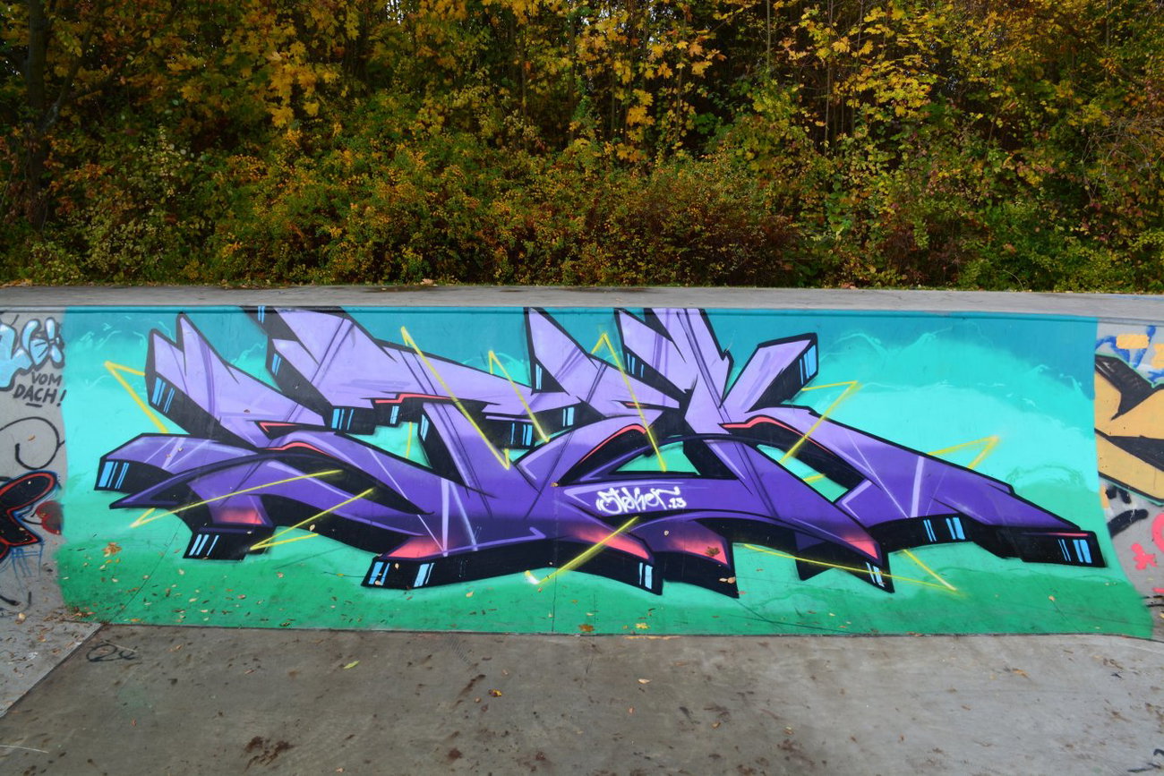 Graffiti Wall in Dresden - Photo by ARTHOOLIGAN (2013)
