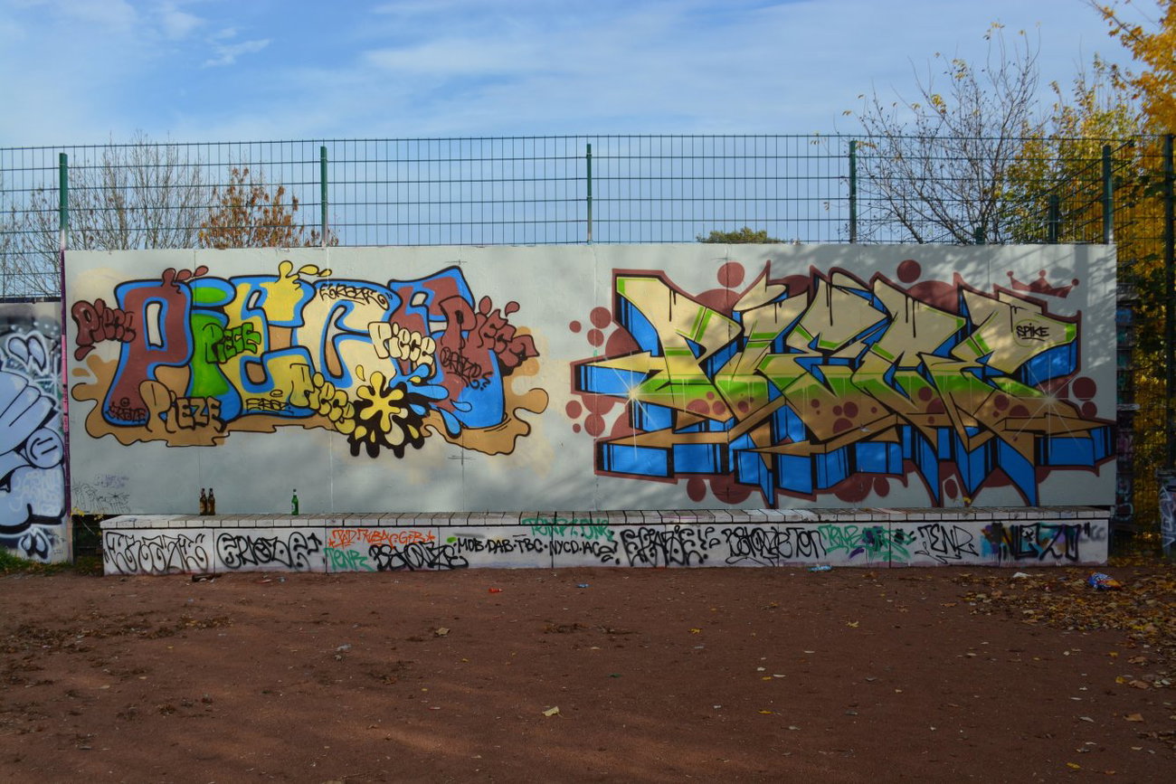Graffiti Wall in Dresden - Photo by ARTHOOLIGAN - IAC, BSX, BANDITS (2013)