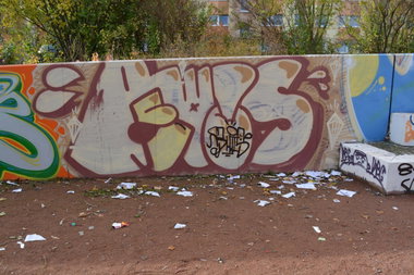 Graffiti Wall in Dresden - Photo by ARTHOOLIGAN (2013)