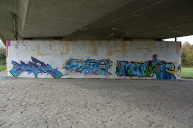 Graffiti Wall in Dresden - Photo by ARTHOOLIGAN - SNK, USK (2013)
