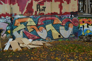 Graffiti Wall in Dresden - Photo by ARTHOOLIGAN - SNK (2013)