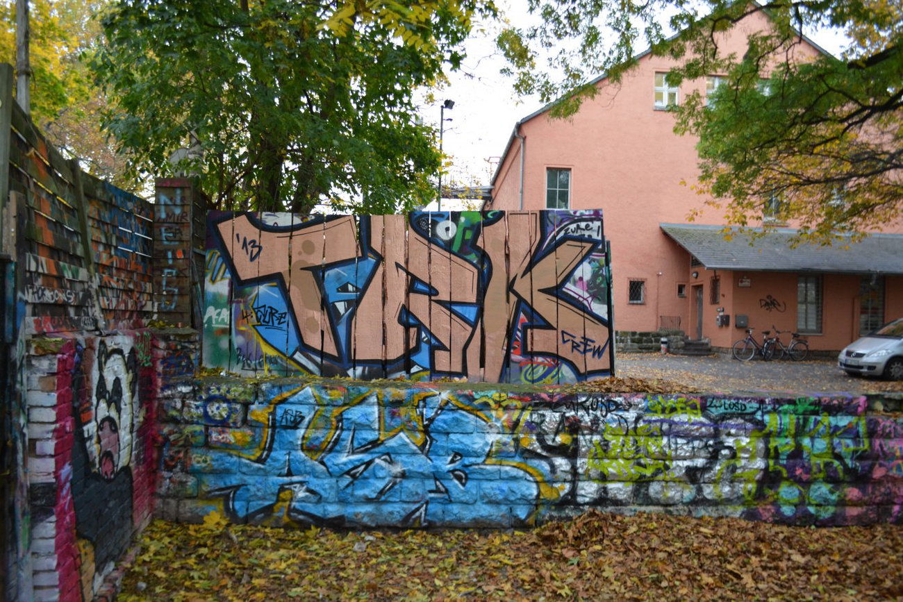 Graffiti Wall in Dresden - Photo by ARTHOOLIGAN (2013)