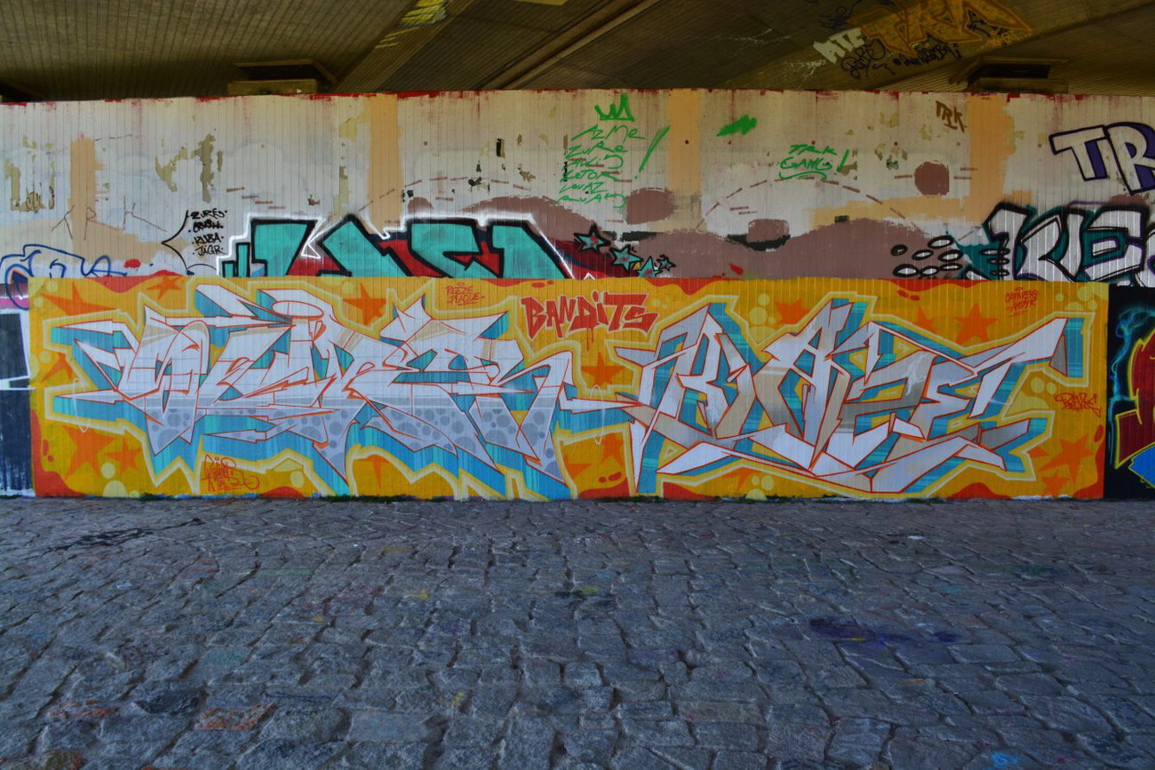 Graffiti Wall in Dresden - Photo by ARTHOOLIGAN - BANDITS, 913, IAC (2014)