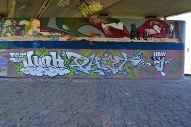 Graffiti Wall in Dresden - Photo by ARTHOOLIGAN - AZN, FET (2014)