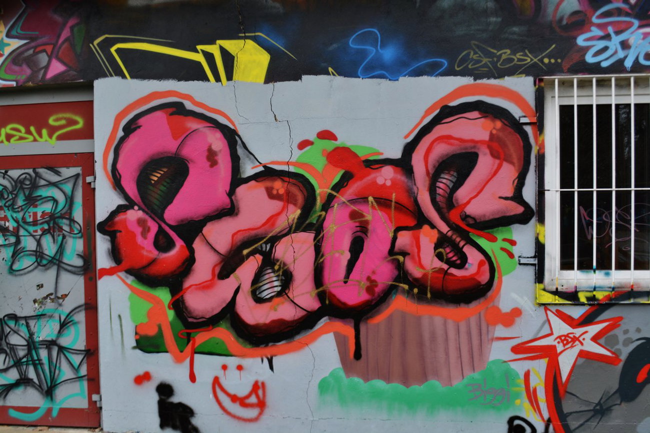 Graffiti Wall in Chemnitz - Photo by ARTHOOLIGAN - UWAX (2014)