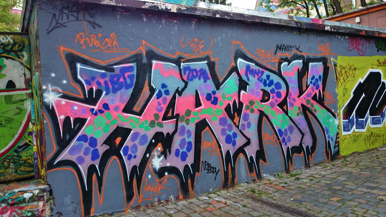 Graffiti Wall in Dresden - Photo by ARTHOOLIGAN - IBG, MNZ (2014)