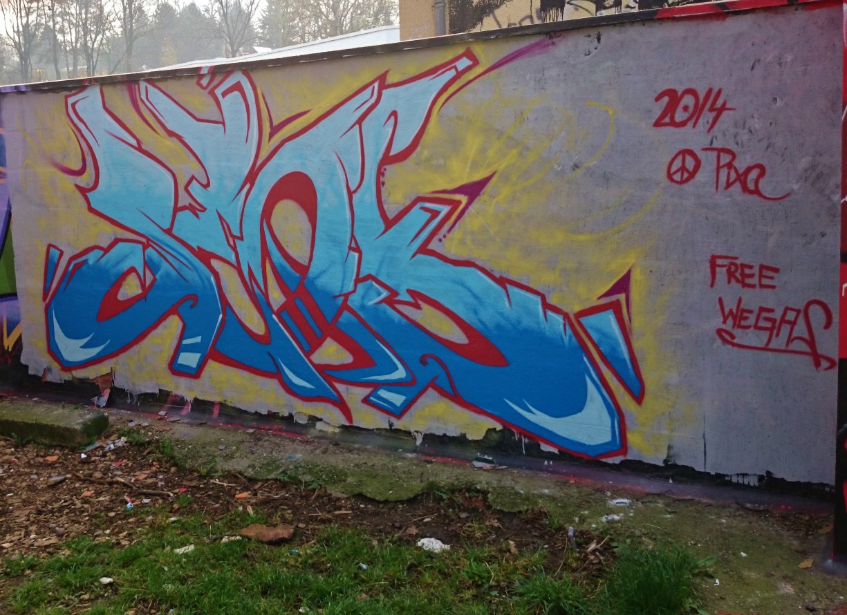 Graffiti Wall - Photo by ARTHOOLIGAN (2014)