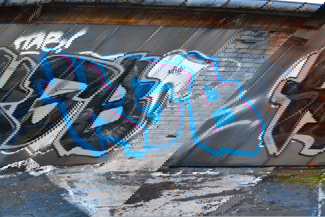 Graffiti Bombing in Chemnitz - Photo by ARTHOOLIGAN (2014)