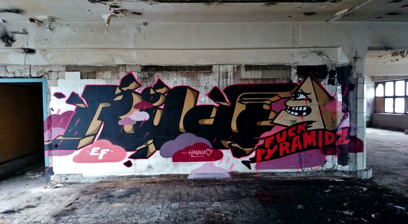 Graffiti Wall - Photo by ARTHOOLIGAN