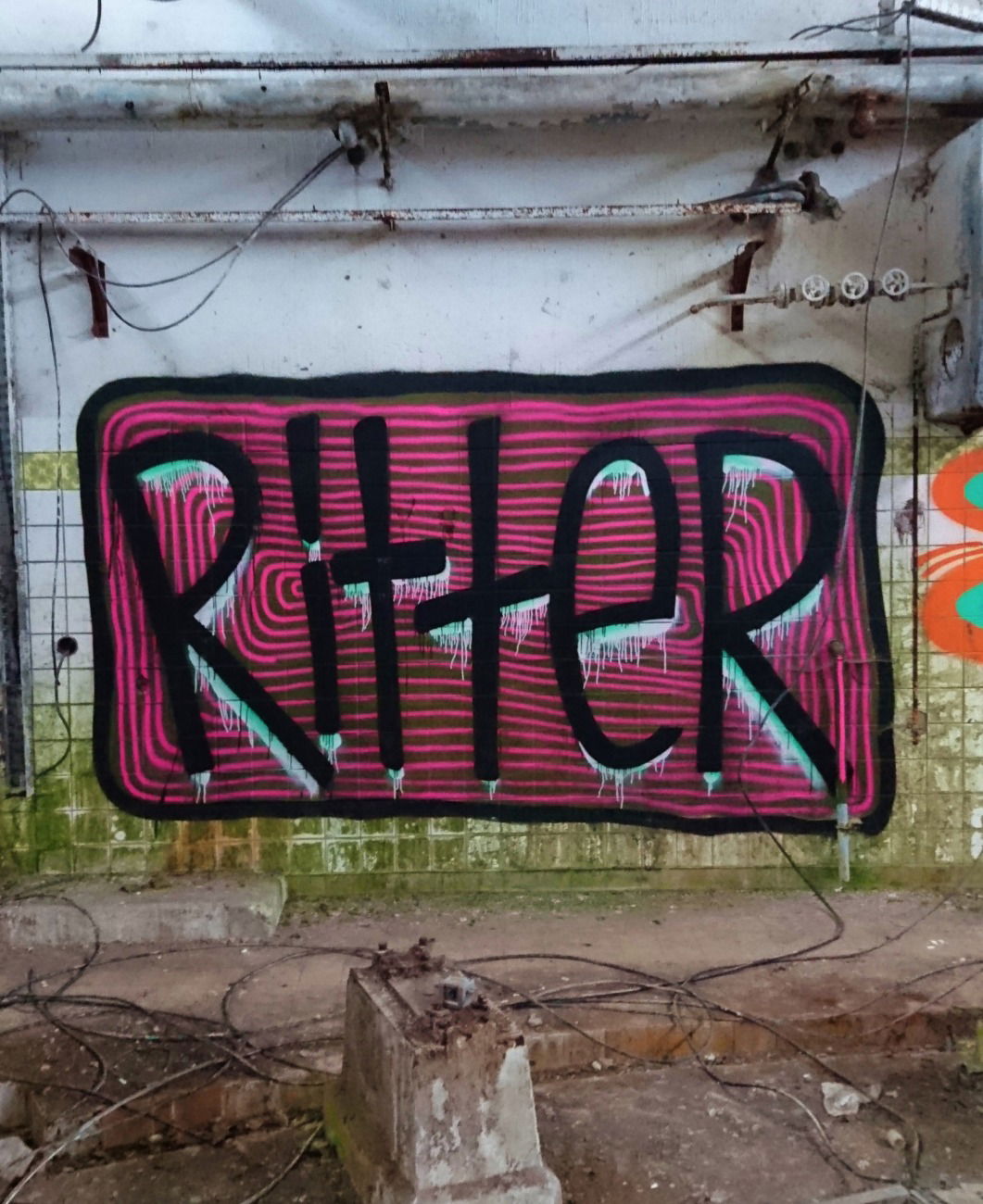 Graffiti Wall in Dresden - Photo by ARTHOOLIGAN - VDE