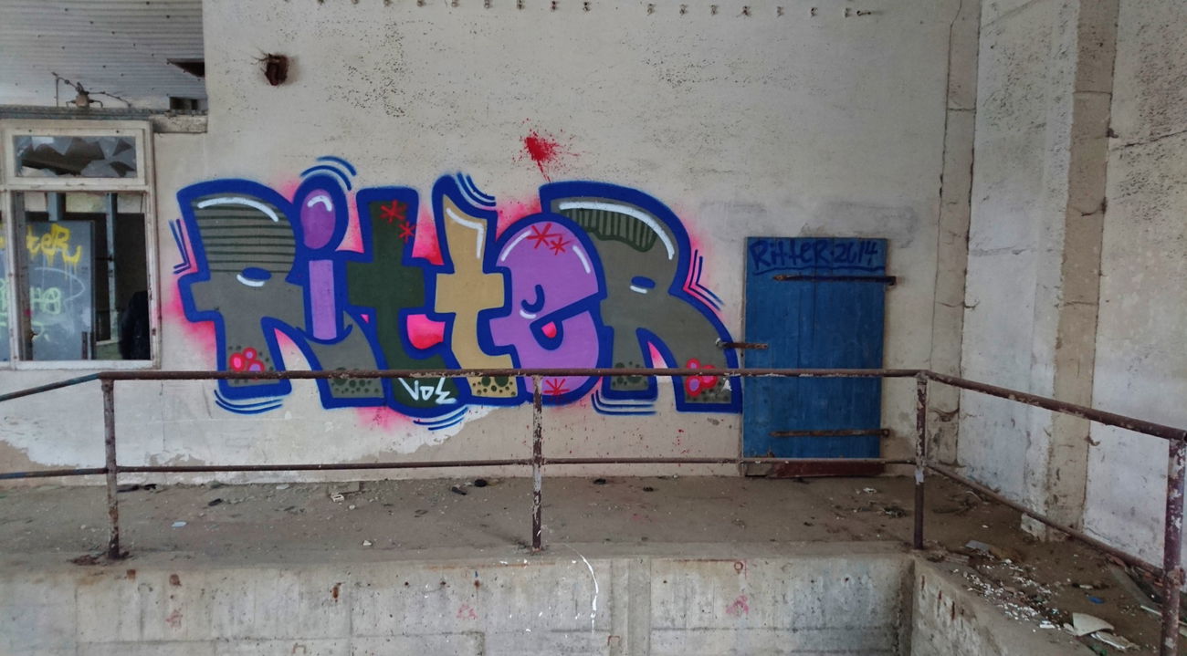 Graffiti Wall in Dresden - Photo by ARTHOOLIGAN - VDE