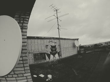 Graffiti Wall - Photo by ARWEK - roof (2014)