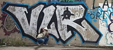 Graffiti Bombing in Berlin - Photo by ASTRAINER - vlr