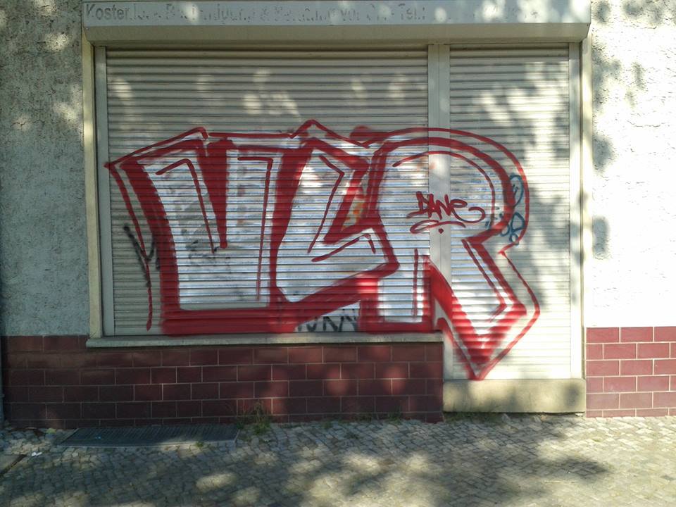 Graffiti Bombing in Berlin - Photo by ASTRAINER - vlr