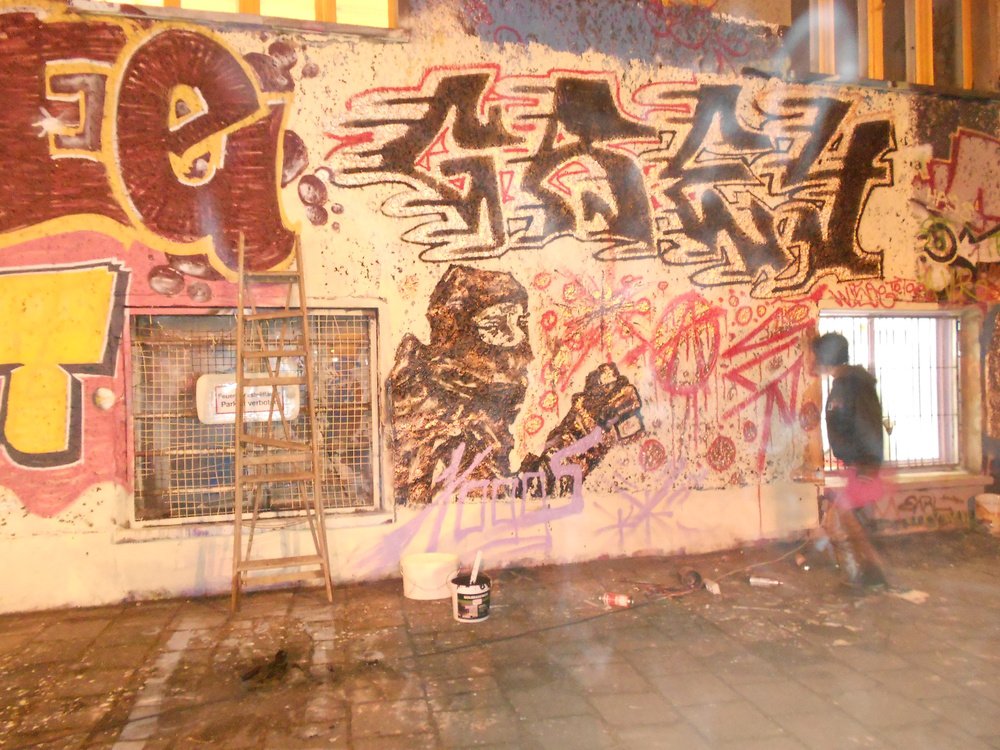 Graffiti Wall in Berlin - Photo by ASTRAINER - vlr