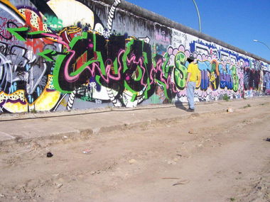 Graffiti Wall in Berlin - Photo by ASTRAINER - cmok