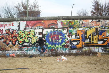 Graffiti Wall in Berlin - Photo by ASTRAINER - vlr, uker, atos