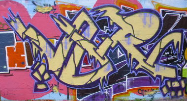 Graffiti Wall - Photo by ASTRAINER - vlr