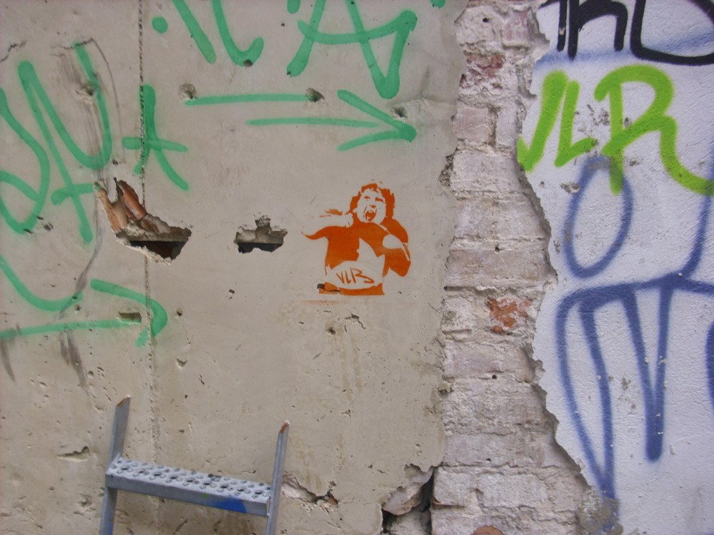 Graffiti Street Art in Berlin - Photo by ASTRAINER - vlr