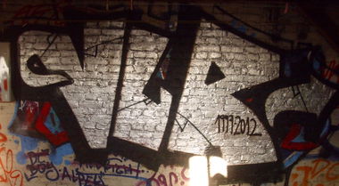 Graffiti Bombing in Berlin - Photo by ASTRAINER - vlr