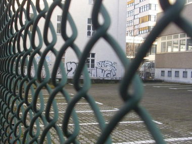 Graffiti Bombing in Berlin - Photo by ASTRAINER - vlr