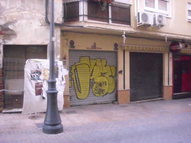 Graffiti Bombing in Genoa - Photo by ASTRAINER