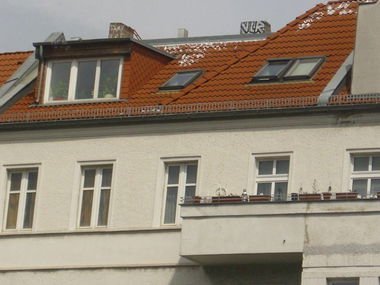 Graffiti Bombing in London - Photo by ASTRAINER - vlr