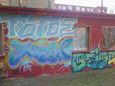 Graffiti Bombing - Photo by ASTRAINER - Toto, Sion, Geist (2014)