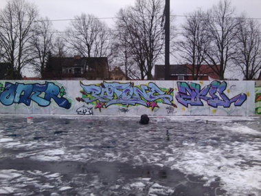 Graffiti Wall in Rostock - Photo by ATS_KORUScrew - oner, pluto, plutone (2014)