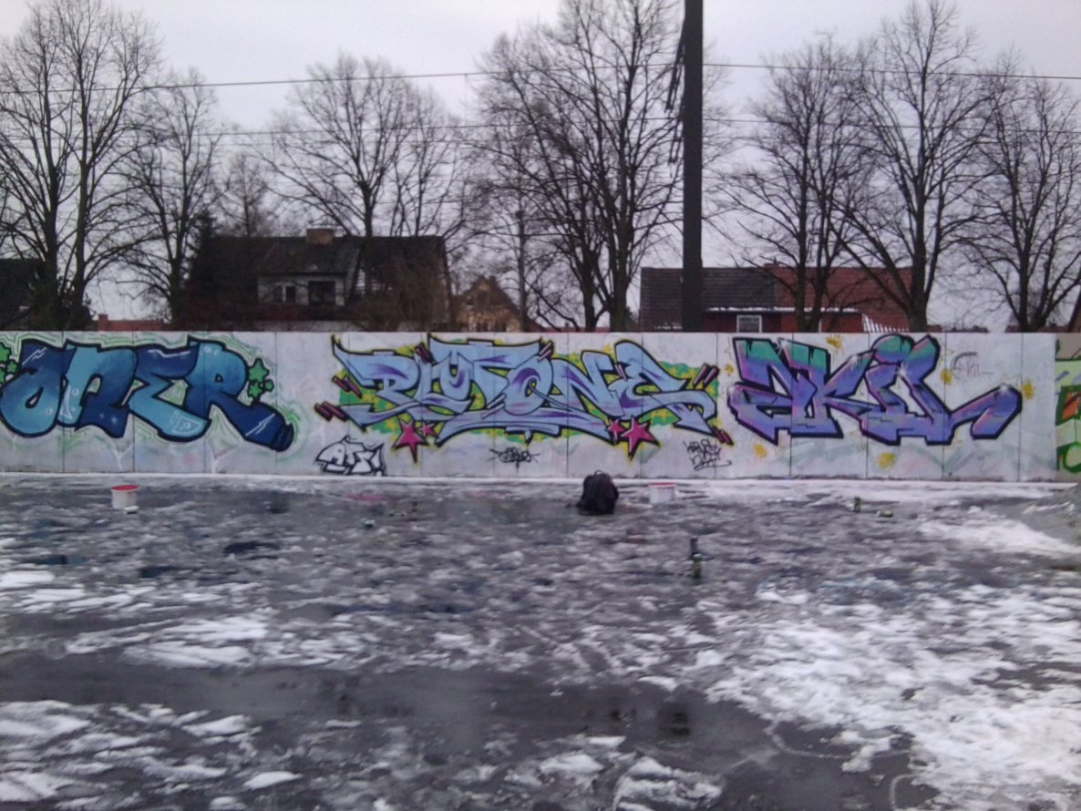 Graffiti Wall in Rostock - Photo by ATS_KORUScrew - oner, pluto, plutone (2014)