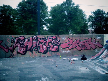Graffiti Wall in Rostock - Photo by ATS_KORUScrew - Chile, Miak, Miakone (2014)